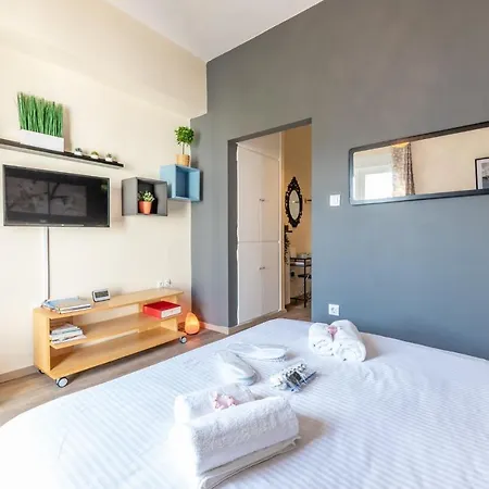 Acropolis Vista Retreat Apartment